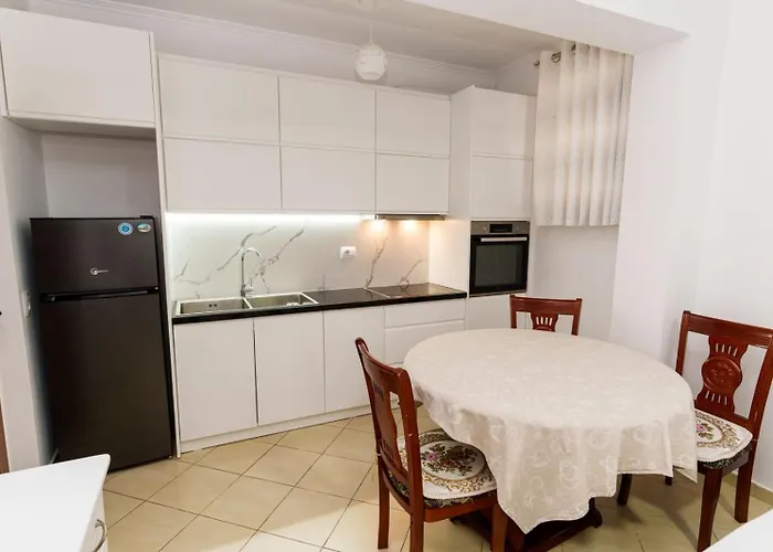 Nela Sarandë