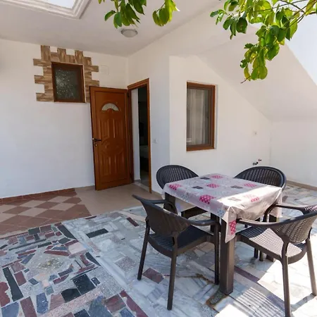 Nela Apartment Sarande